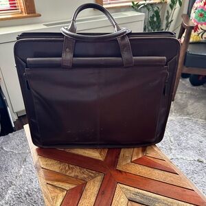 Brown Leather Men's Briefcase. Clear out sale ‼️
